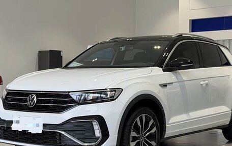Volkswagen T-Roc I, 2023 год, 1 530 000 рублей, 1 фотография