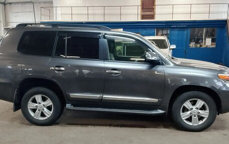 Toyota Land Cruiser 200, 2013 год, 2 250 000 рублей, 3 фотография