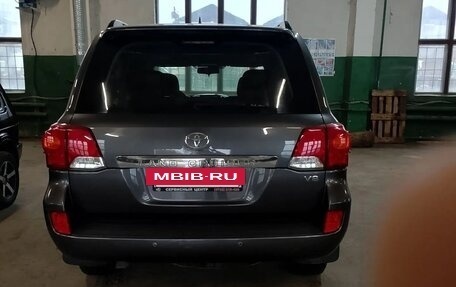 Toyota Land Cruiser 200, 2013 год, 2 250 000 рублей, 2 фотография