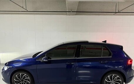 Volkswagen Golf VIII, 2022 год, 2 010 000 рублей, 2 фотография