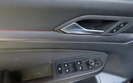 Volkswagen Golf VIII, 2022 год, 2 010 000 рублей, 14 фотография