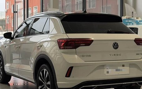 Volkswagen T-Roc I, 2023 год, 1 530 000 рублей, 4 фотография
