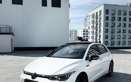 Volkswagen Golf VIII, 2023 год, 1 910 000 рублей, 1 фотография
