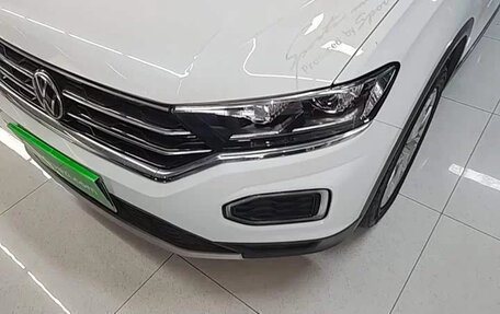 Volkswagen T-Roc I, 2023 год, 1 400 000 рублей, 10 фотография