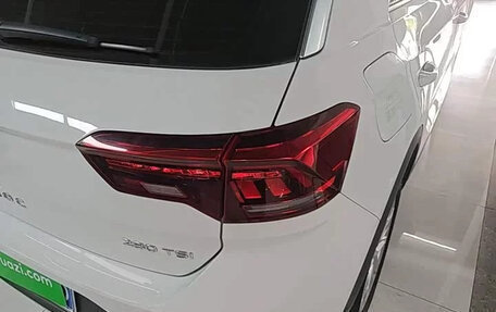 Volkswagen T-Roc I, 2023 год, 1 400 000 рублей, 11 фотография