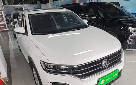 Volkswagen T-Roc I, 2023 год, 1 400 000 рублей, 8 фотография