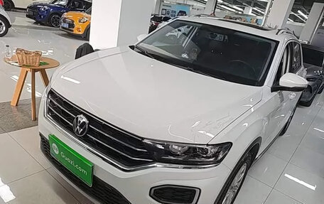 Volkswagen T-Roc I, 2023 год, 1 400 000 рублей, 9 фотография