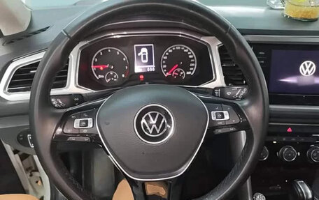 Volkswagen T-Roc I, 2023 год, 1 400 000 рублей, 7 фотография