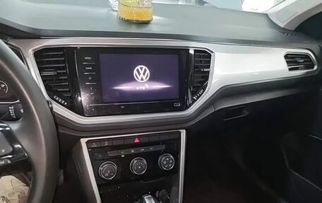 Volkswagen T-Roc I, 2023 год, 1 400 000 рублей, 15 фотография
