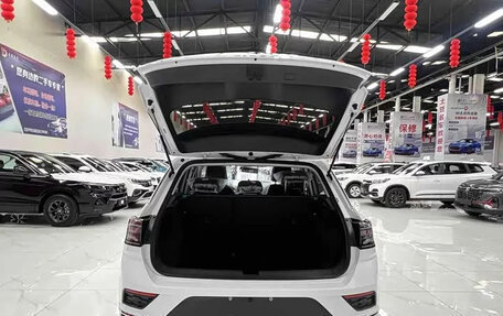 Volkswagen T-Roc I, 2025 год, 1 450 000 рублей, 13 фотография
