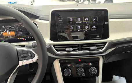 Volkswagen T-Roc I, 2025 год, 1 450 000 рублей, 16 фотография