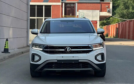Volkswagen T-Roc I, 2023 год, 1 560 275 рублей, 2 фотография