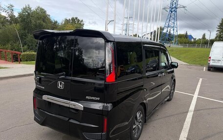 Honda Stepwgn IV, 2016 год, 1 750 000 рублей, 3 фотография