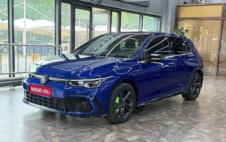 Volkswagen Golf VIII, 2023 год, 2 100 000 рублей, 1 фотография