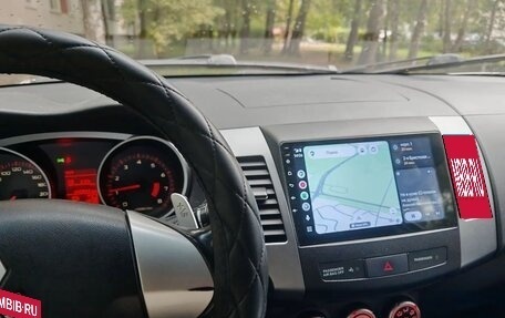 Mitsubishi Outlander III рестайлинг 3, 2008 год, 1 000 000 рублей, 8 фотография