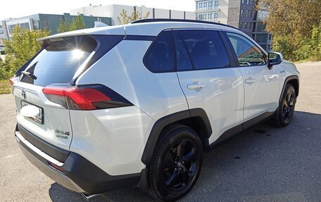 Toyota RAV4, 2021 год, 3 695 000 рублей, 6 фотография
