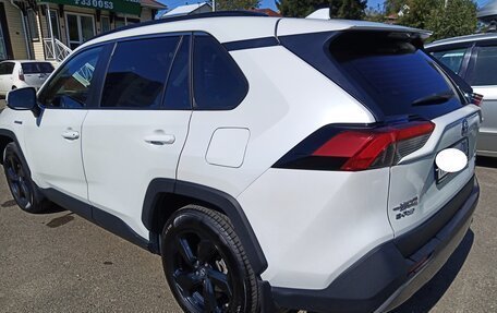 Toyota RAV4, 2021 год, 3 695 000 рублей, 7 фотография