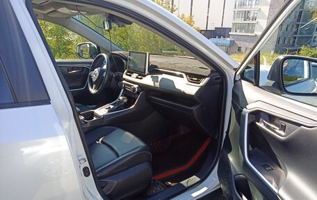 Toyota RAV4, 2021 год, 3 695 000 рублей, 13 фотография