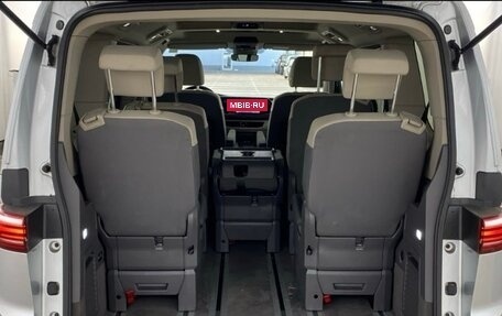 Volkswagen Multivan, 2022 год, 4 250 000 рублей, 8 фотография