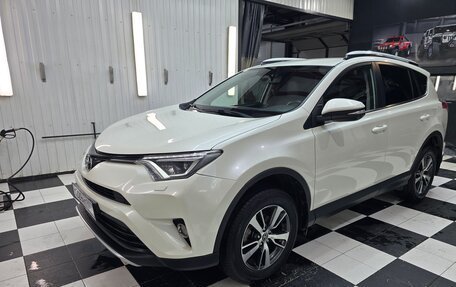 Toyota RAV4, 2017 год, 2 300 000 рублей, 2 фотография