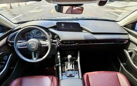 Mazda 3, 2023 год, 2 300 000 рублей, 8 фотография