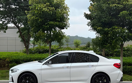 BMW 1 серия, 2023 год, 1 850 000 рублей, 4 фотография