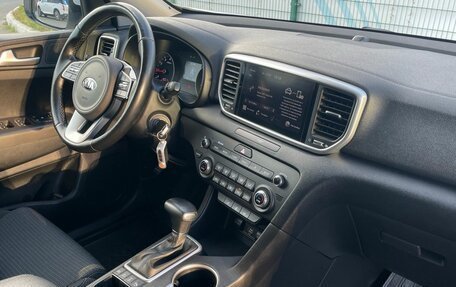 KIA Sportage IV рестайлинг, 2020 год, 2 550 000 рублей, 22 фотография