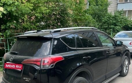 Toyota RAV4, 2017 год, 2 100 000 рублей, 2 фотография
