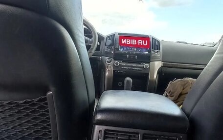 Toyota Land Cruiser 200, 2011 год, 2 680 000 рублей, 9 фотография