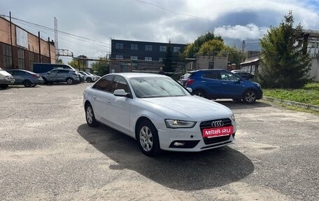 Audi A4, 2012 год, 900 000 рублей, 3 фотография