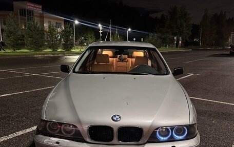 BMW 5 серия, 2001 год, 500 000 рублей, 3 фотография