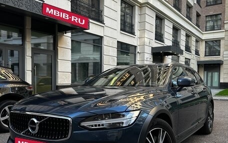 Volvo V90 Cross Country I рестайлинг, 2018 год, 3 600 000 рублей, 1 фотография