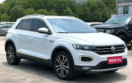 Volkswagen T-Roc I, 2022 год, 1 730 000 рублей, 1 фотография