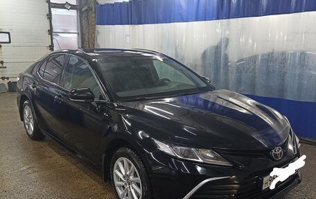Toyota Camry, 2021 год, 2 200 000 рублей, 1 фотография