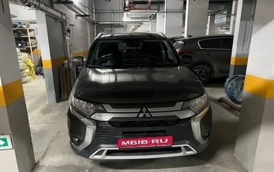 Mitsubishi Outlander III рестайлинг 3, 2019 год, 1 900 000 рублей, 1 фотография