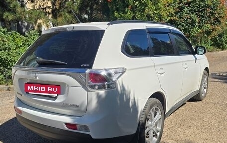 Mitsubishi Outlander III рестайлинг 3, 2012 год, 1 500 000 рублей, 7 фотография