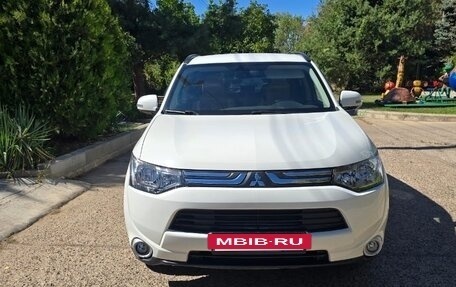 Mitsubishi Outlander III рестайлинг 3, 2012 год, 1 500 000 рублей, 4 фотография