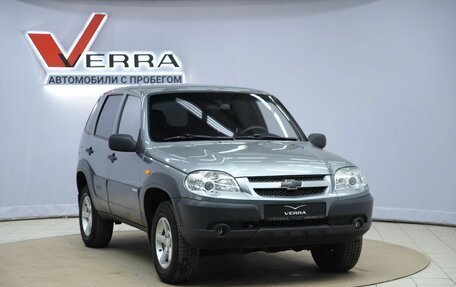 Chevrolet Niva I рестайлинг, 2010 год, 550 000 рублей, 3 фотография