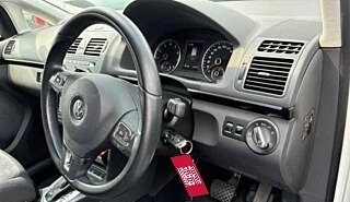 Volkswagen Touran III, 2015 год, 896 000 рублей, 3 фотография