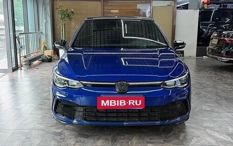 Volkswagen Golf VIII, 2023 год, 2 100 000 рублей, 2 фотография