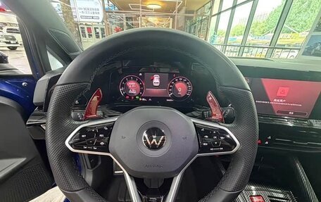 Volkswagen Golf VIII, 2023 год, 2 100 000 рублей, 9 фотография