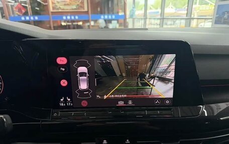 Volkswagen Golf VIII, 2023 год, 2 100 000 рублей, 10 фотография