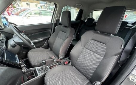 Suzuki Swift V, 2018 год, 880 000 рублей, 11 фотография