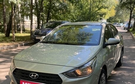 Hyundai Solaris II рестайлинг, 2018 год, 1 320 000 рублей, 1 фотография