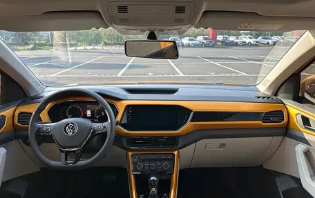 Volkswagen T-Cross I, 2023 год, 1 310 000 рублей, 8 фотография