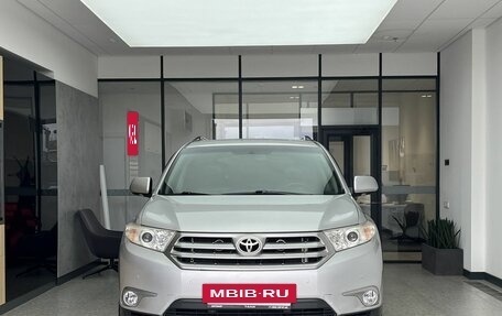 Toyota Highlander III, 2012 год, 2 070 000 рублей, 2 фотография