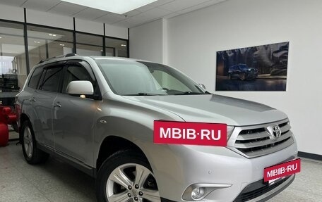 Toyota Highlander III, 2012 год, 2 070 000 рублей, 3 фотография