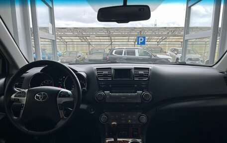 Toyota Highlander III, 2012 год, 2 070 000 рублей, 8 фотография