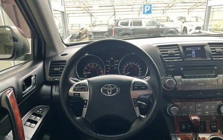Toyota Highlander III, 2012 год, 2 070 000 рублей, 9 фотография