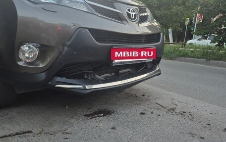 Toyota RAV4, 2013 год, 1 300 000 рублей, 2 фотография